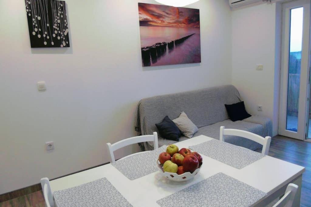 Apartman Greta Sukosan Ngoại thất bức ảnh