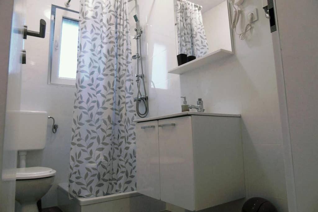 Apartman Greta Sukosan Ngoại thất bức ảnh
