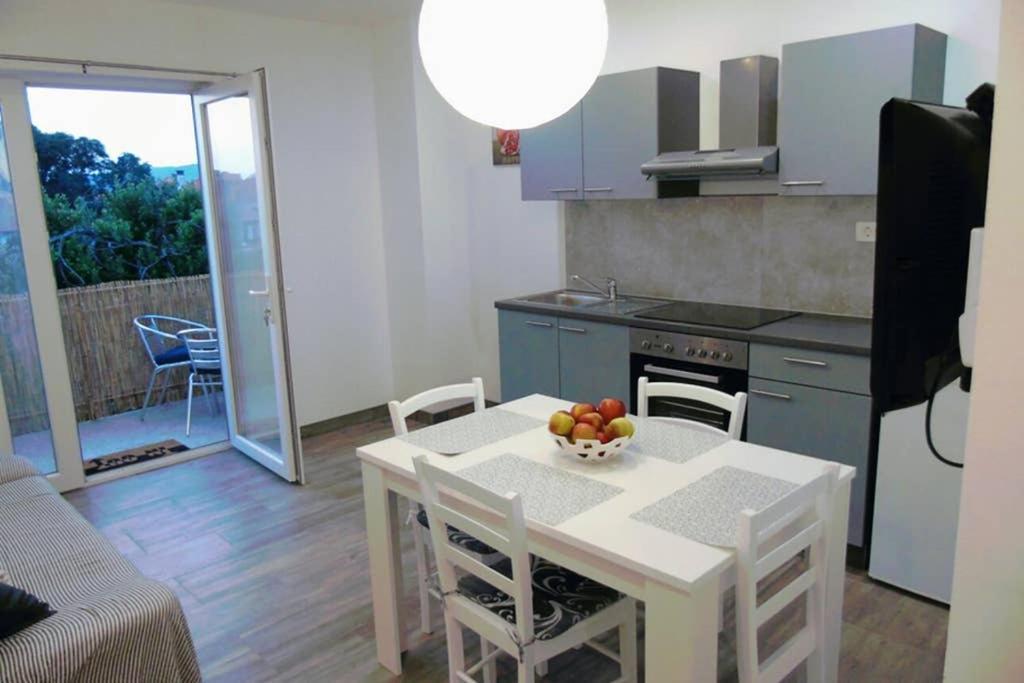 Apartman Greta Sukosan Ngoại thất bức ảnh