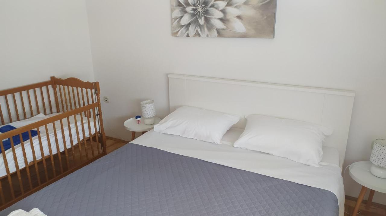 Apartman Greta Sukosan Ngoại thất bức ảnh