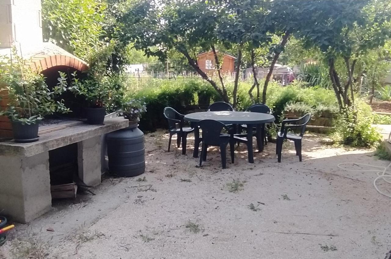 Apartman Greta Sukosan Ngoại thất bức ảnh